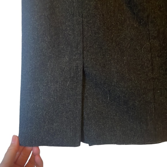 Charcoal double lined skirt size 4 - Picture 2 of 4